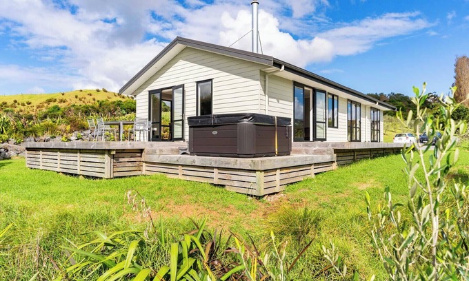 Mangawhai House | The Olive Hut - Mangawhai Holiday Home