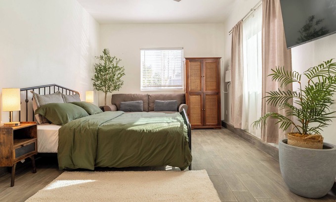 Meiners Oaks Apartment | The Olive Studio - Charming Apt. in Ojai
