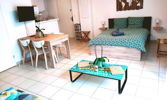 Lalande-Grand Selve Apartment | ⭐ The orangery ⭐ 4 pers ⭐ A/C ⭐ Parking ⭐ WiFi ⭐