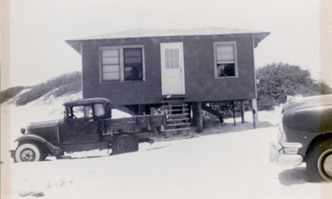 Fort Morgan House | 'The Original Beach House' by the Gulf. Saturday-Saturday bookings only.