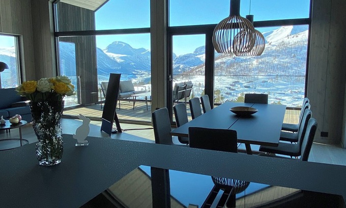 Møre og Romsdal Ski Chalet | The Panoramic Chalet. A perfect base for exploring the world-famous fjords