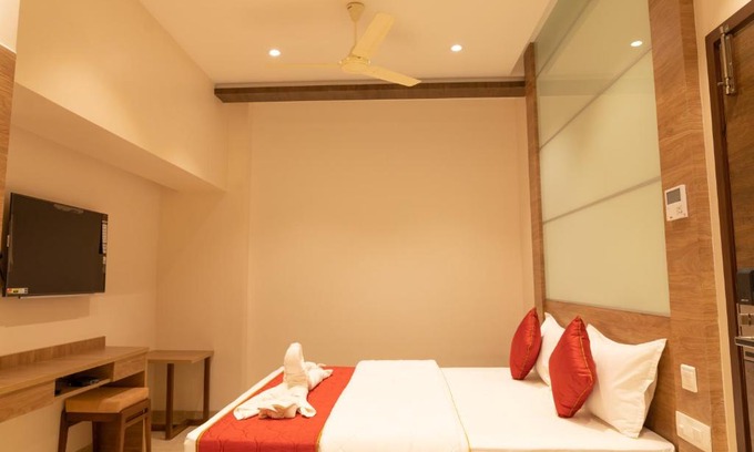 Kanchipuram Hotel | The Paradise Hotel - LUXURY STAY