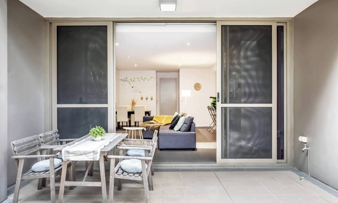 Zetland Apartment | The Patio Live like a Local in Spacious Comfort