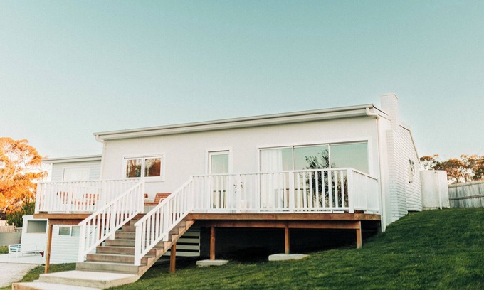 Weymouth House | The peace and tranquility of a small coastal town in amongst a touch of luxury.