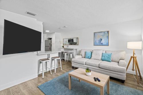 Plant City House | The Peaceful Village Unit #1