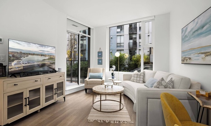 Inner Harbour Condo | The Pearl - Downtown Victoria