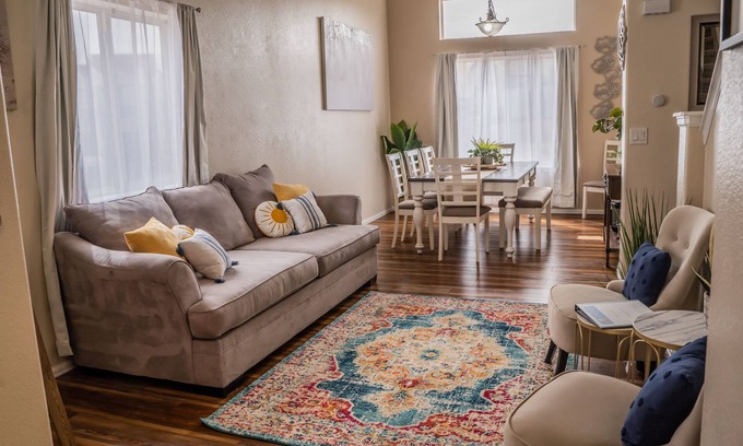 Stetson Hills House | The Perfect 5-bedroom Home for The Entire Family