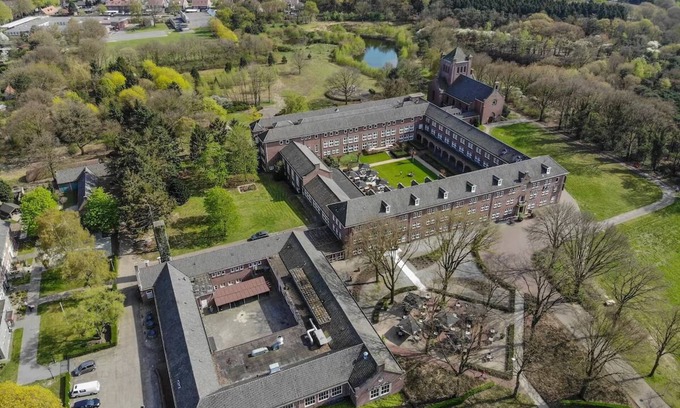Deurne Hotel | The Perfect Place to Unplug and Enjoy Nature at Its Best! Onsite Dining, Parking