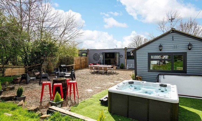 Wick House | The Pine Lodge with Hot Tub & Games Room
