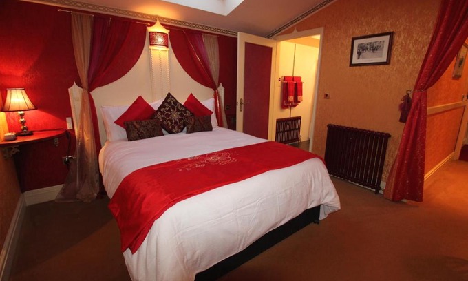 Little Hallingbury Bed & Breakfast | The PitStop