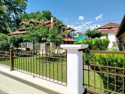 Polykarpion Ski Chalet | "The plane trees"