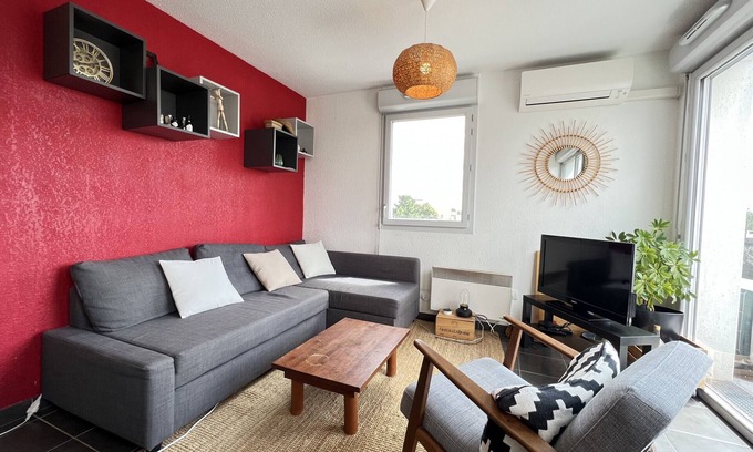 Bonnefoy-Roseraie-Gramont Apartment | The Poppy