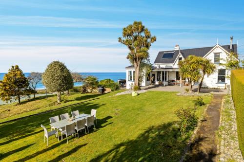 Brighton House | The Professor's Beach House - Brighton Home
