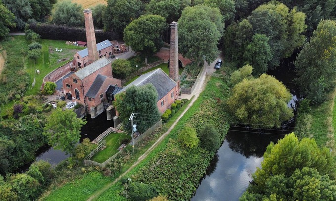 North Wheatley Cottage | THE PUMP HOUSE FORGE, romantic, with a garden in Misterton
