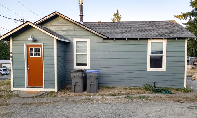 Retsil House | The Quacker Jack