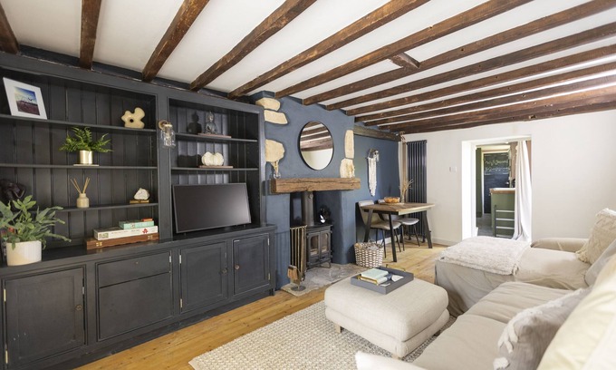 Broadwell Cottage | The Rabbit Hole | Cotswold Holiday Let | 1 Bed & Sleeps 2