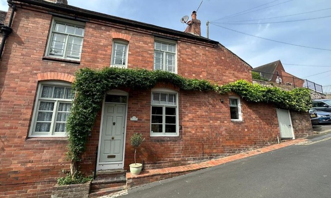 Bridgnorth House | The Railway Cottage Bridgnorth