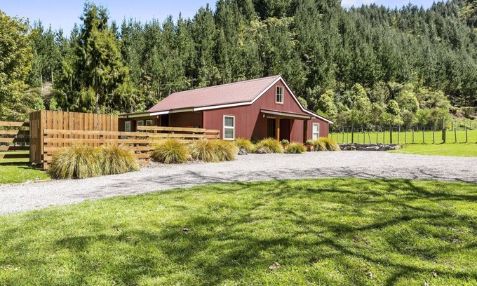 Lake Okareka House | The Red Barn - Lake Okareka Holiday Home