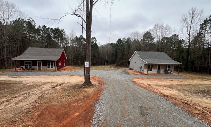 Calhoun Cottage | The Red Cottage on Brownlee!