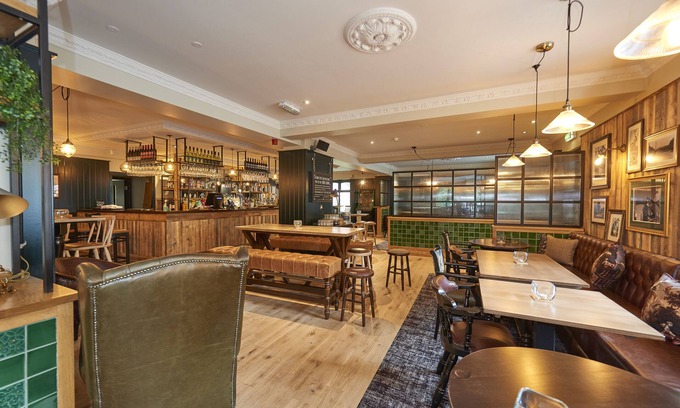 Bury Hotel | The Red Lion