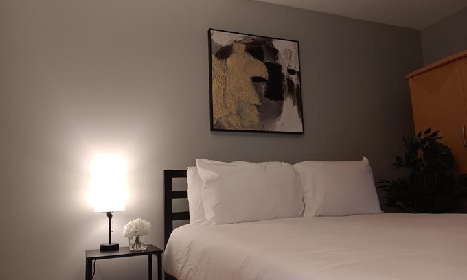 Washington Park House | The Residence Room #1 at The West End NEW PRIVATE ROOM close to Downtown