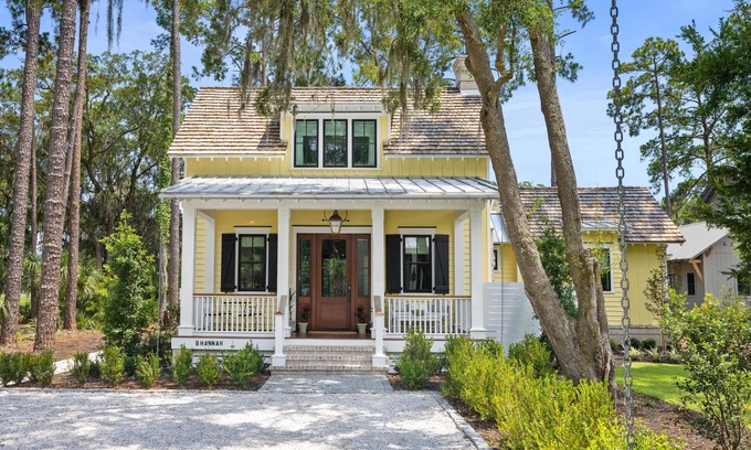 Bluffton House | The River Cottage- Luxury Riverfront Home with Private Pool