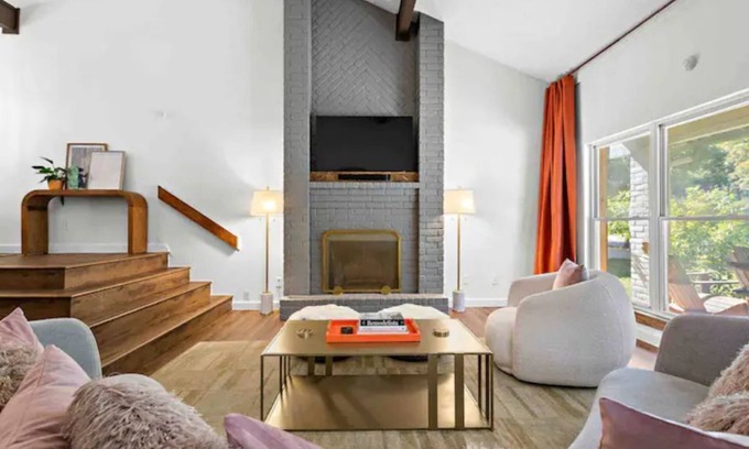 Round Rock House | The Rock House Retreat Pet Friendly Hot Tub Oasis