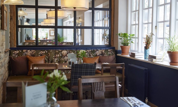 Standlake Hotel | The Rose Revived - Chef & Brewer