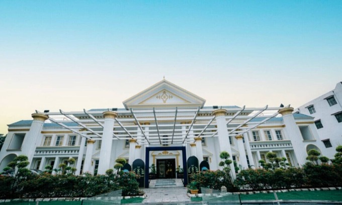 Dewas Hotel | The Royal Palace