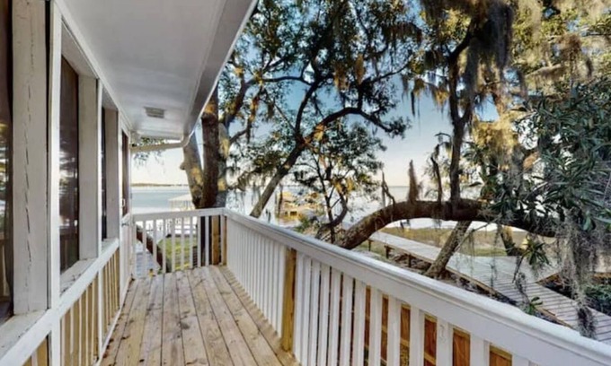 Ono Island House | The Rune - Waterfront Home nprivate beach & boat slip, 3300sq ft, large yard