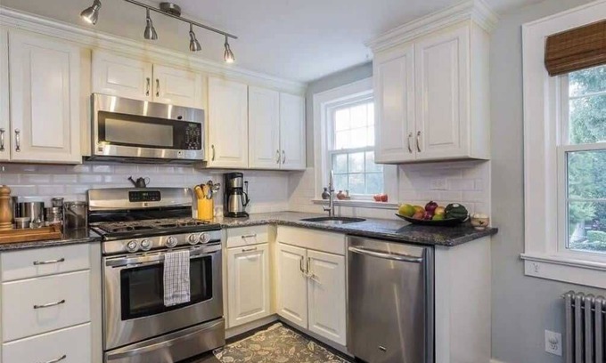 Greenwich Apartment | The Safe House - High Tech Apt #2 - 3 Beds
