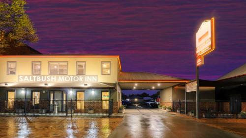 Hay Hotel | The Saltbush Motor Inn