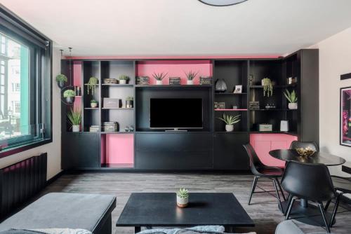 Soho Apartment | The Sassy - Soho - by Frankie Says