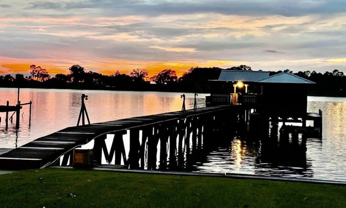 Lakeland House | The Schexy Shack | Simple & Spacious Camp at FR