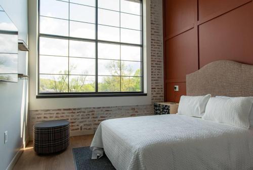 White Sulphur Springs Hotel | The Schoolhouse Hotel, Trademark Collection by Wyndham