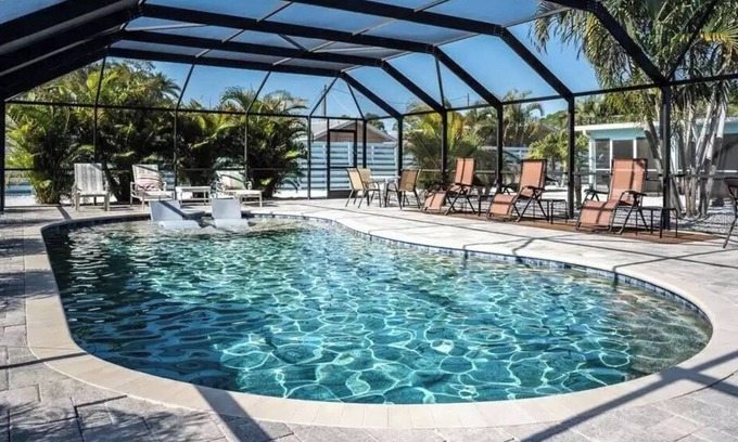 Laurel House | The Sea Turtle