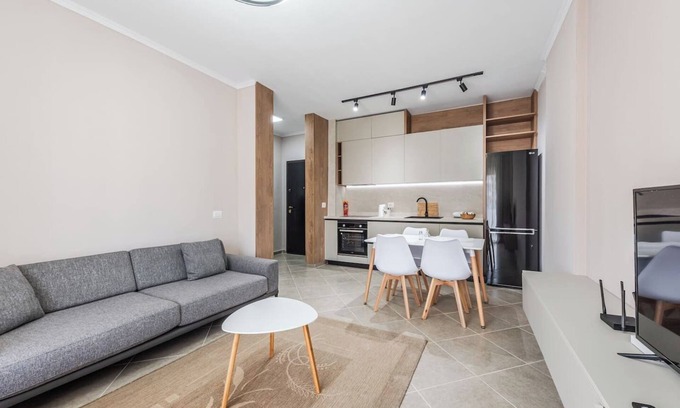 Vlore Apartment | The Seaside Oasis Apartment