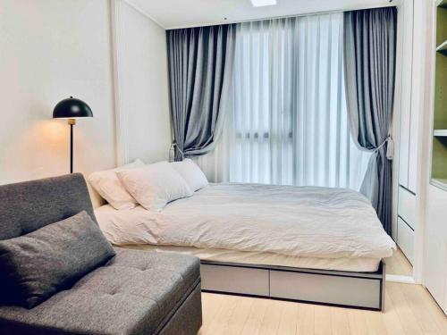 Jung-gu Apartment | THE SHARE Myeongdong High-rise Floor & Free GYM #Subway station 3min #Myeongdong 10min
