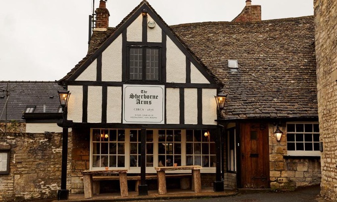 Northleach Hotel | The Sherborne Arms