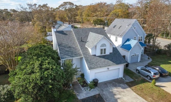 Dam Neck House | The Shoreline Sanctuary