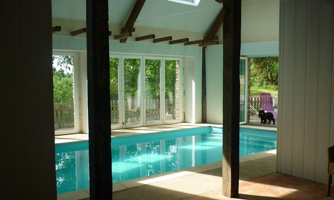 Fromentieres Cottage | The small coulonge, 18th century farmhouse with private indoor pool