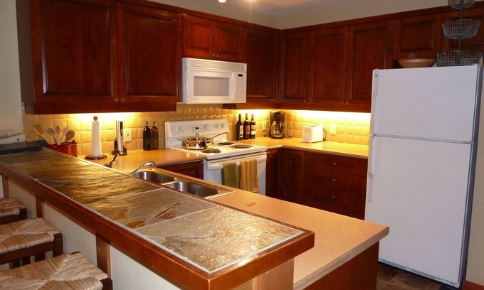 Salt Lake Mountain Resorts Condo | The snow is flying! Powderhorn 215 is a larger 1 BR/den w/slope views