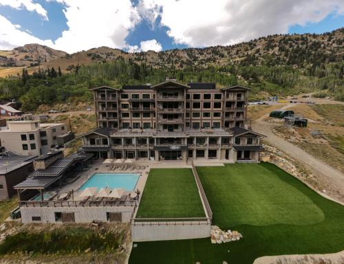 Salt Lake Mountain Resorts Cabin | The Snowpine Lodge