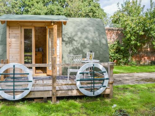 Beckingham House | The Squirrels Strelley Barn