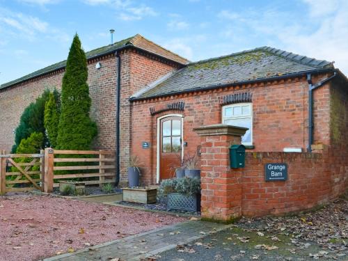 Great Hatfield House | The Stables At Grange Barn