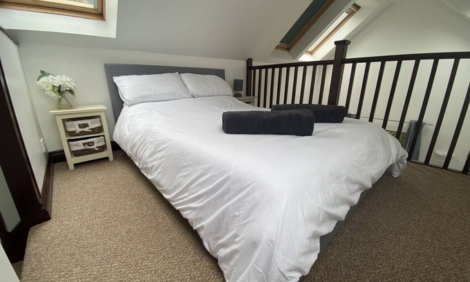 St Austell Cottage | The Stables - Detached Cottage with Private Garden