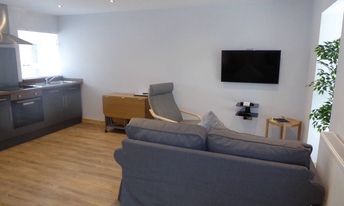 Arden Apartment | The Stables Lower Cottage 5 (Auchendennan) - sleeps 2 guests in 1 bedroom
