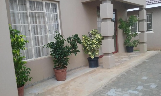 Jwaneng Bed & Breakfast | The Star B&B