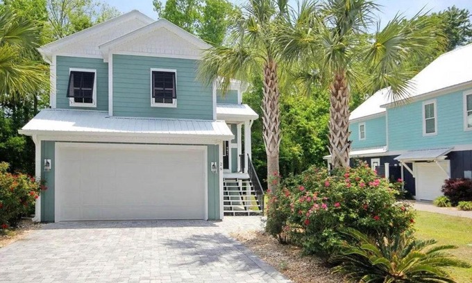 North Litchfield Beach House | The Starfish: Near Huntington Beach State Park