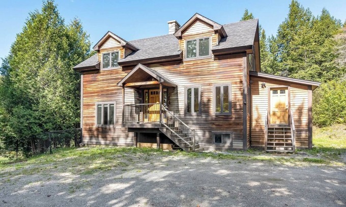 Eden House | The Stargazer at Lake Eden